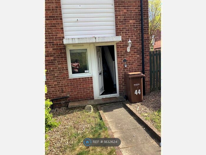 3 Bedroom Semi-Detached House To Rent In Winchester Way, Rainham, Gillingham, ME8