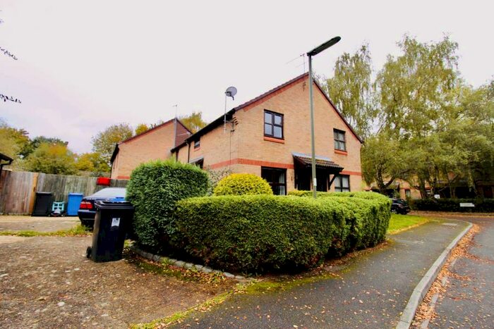 1 Bedroom Terraced House To Rent In Woking, GU21