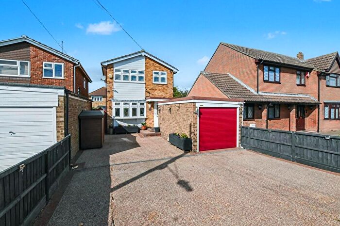 3 Bedroom Detached House For Sale In Central Avenue, Canvey Island, SS8