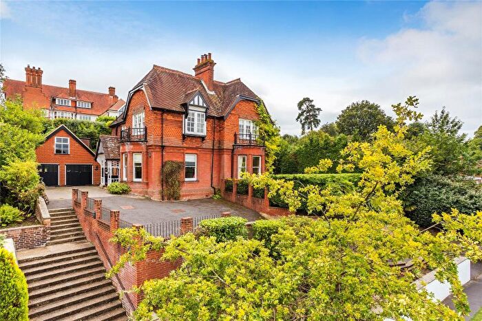 4 Bedroom Detached House To Rent In St Johns, Woking, GU21