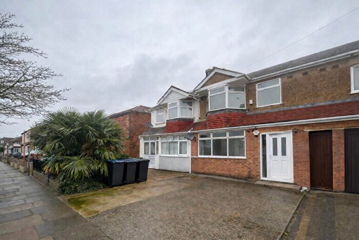 3 Bedroom Terraced House To Rent In Forest Road, Enfield, EN3