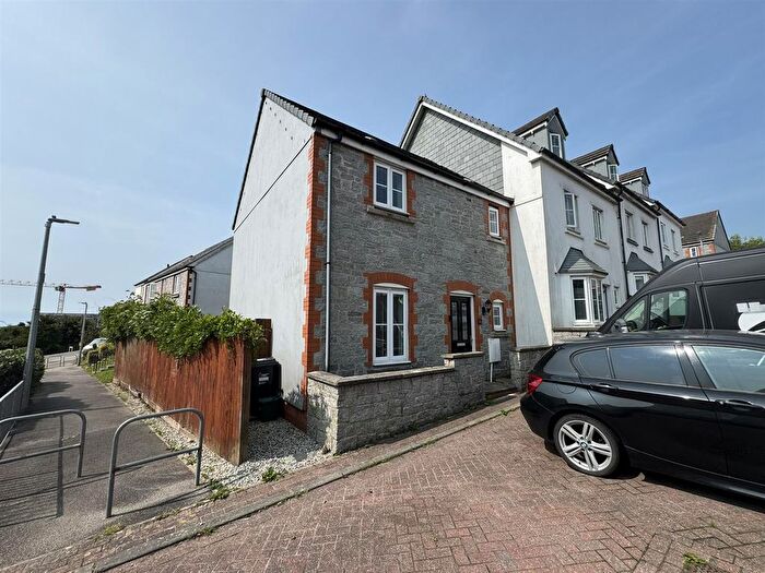 3 Bedroom End Of Terrace House To Rent In Keay Heights, St. Austell, PL25