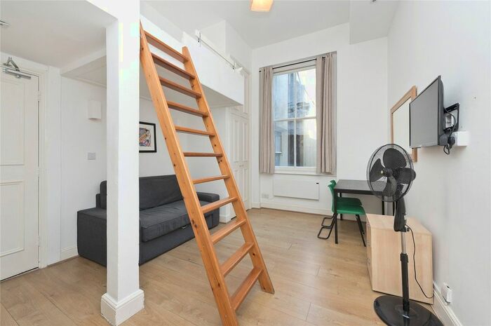 Studio To Rent In Collingham Place, London, SW5