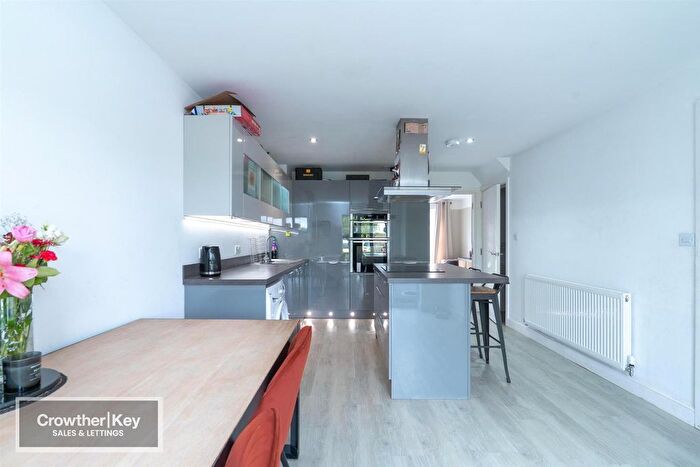 4 Bedroom Terraced House For Sale In Tongue Lane, Buxton, SK17