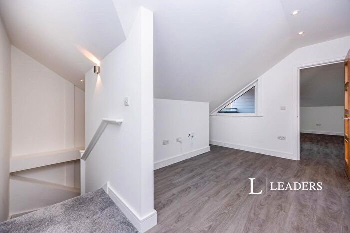 1 Bedroom Flat To Rent In Burrows Lane, Gomshall, GU5