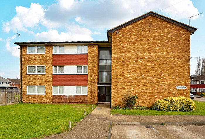 2 Bedroom Apartment For Sale In Great Cullings, Rush Green, RM7
