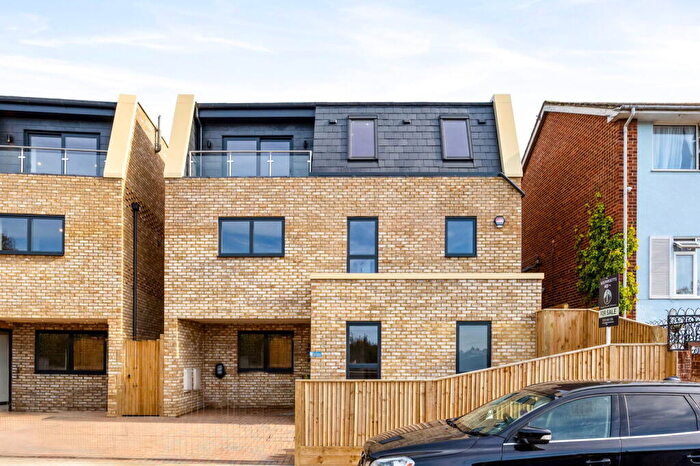 4 Bedroom Detached House For Sale In Goldstone Lane, Hove, BN3