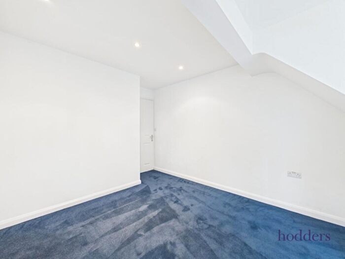 2 Bedroom Apartment To Rent In Surrey, KT16