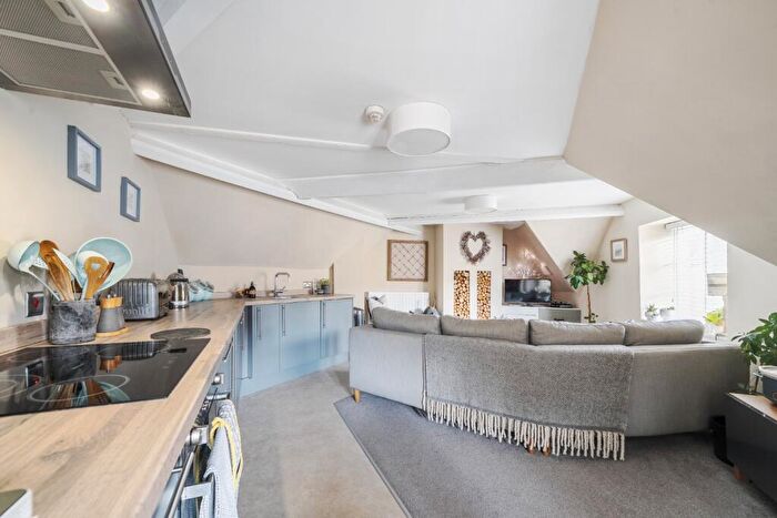 2 Bedroom Apartment For Sale In Central Bradford-On-Avon, BA15