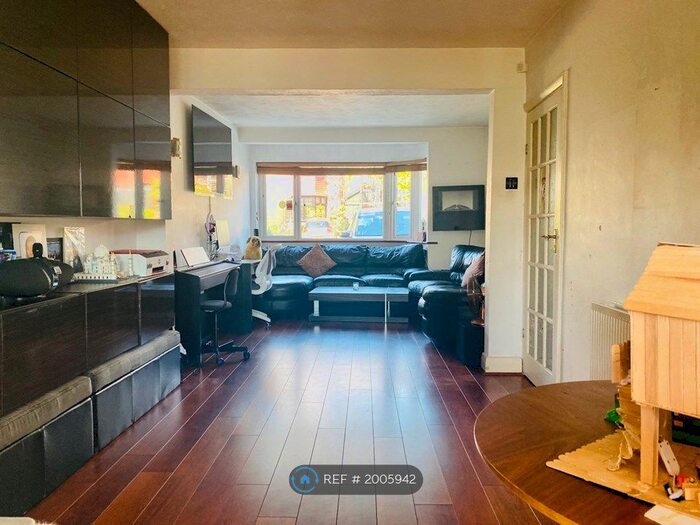 3 Bedroom Terraced House To Rent In Portman Drive, London, IG8