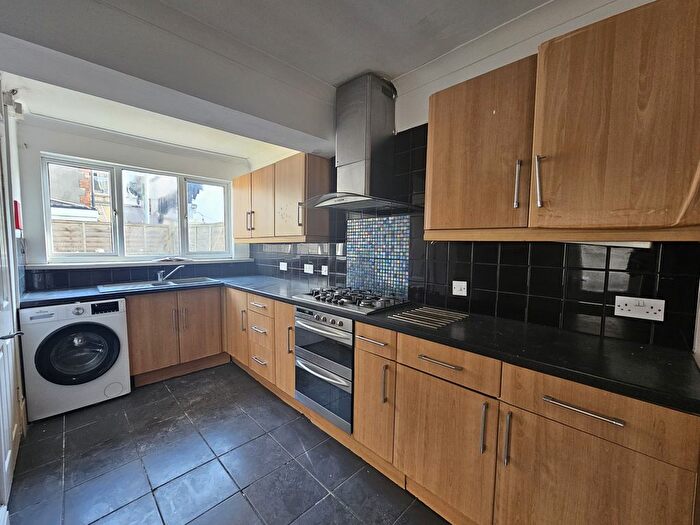 6 Bedroom Terraced House To Rent In Alfred Street, Roath, CF24