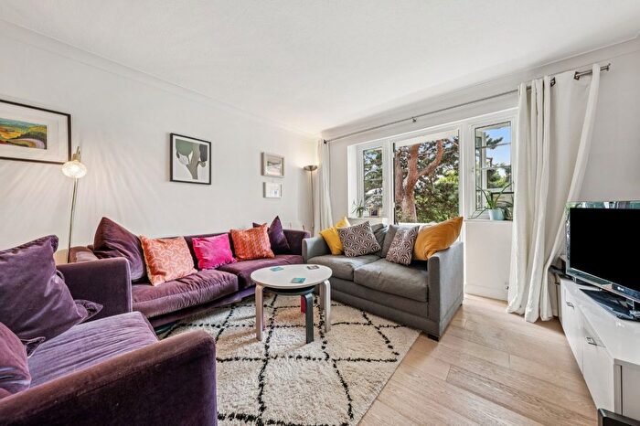 2 Bedroom Flat To Rent In Courtlands, Sheen Road, Richmond, TW10