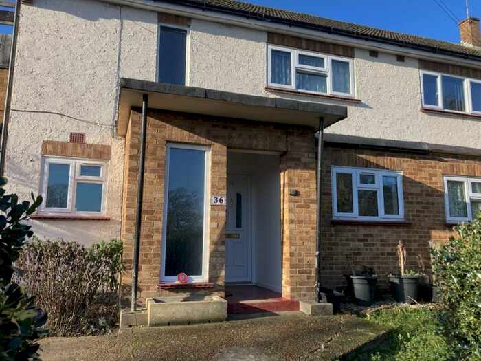 2 Bedroom Flat To Rent In Gatwick Way, Hornchurch, RM12