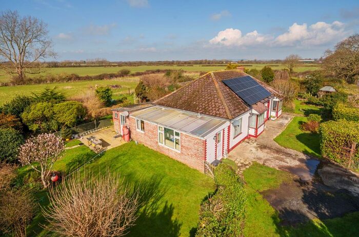 4 Bedroom Detached Bungalow For Sale In Bracklesham Lane, Bracklesham Bay, PO20