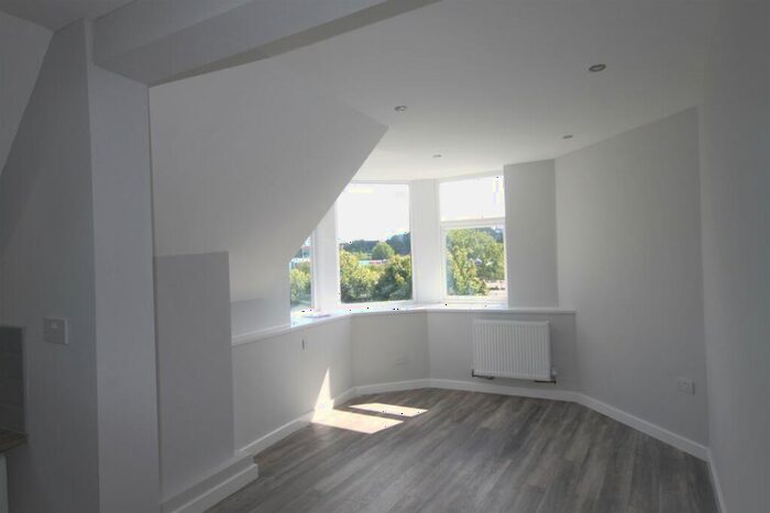 2 Bedroom Apartment To Rent In Kirkstall Road, Leeds, LS4