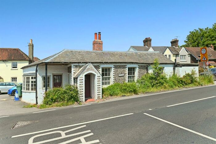 2 Bedroom Detached House For Sale In Houghton Bridge, Amberley, BN18