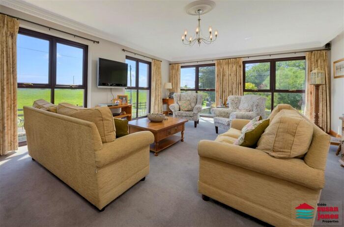 4 Bedroom Detached House For Sale In Ty'n Lon, Abererch, LL53