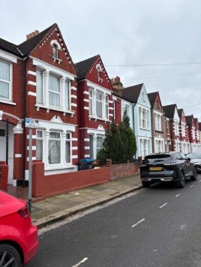 2 Bedroom Flat To Rent In Heaton Road, Mitcham, CR4