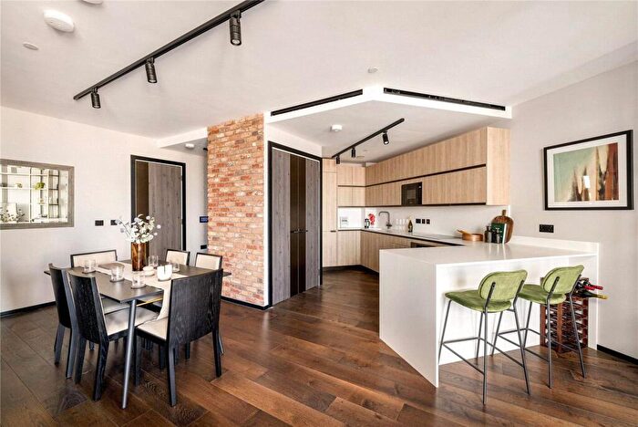 2 Bedroom Apartment For Sale In The Stage, Hewett Street, London, EC2A