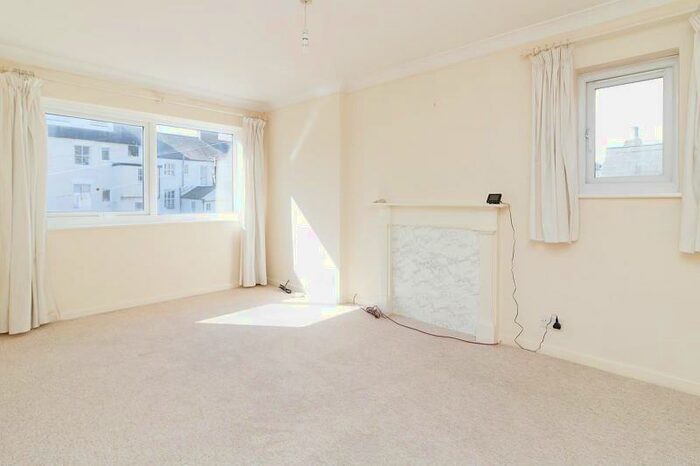 1 Bedroom Apartment To Rent In Dover Cottage, Cossington Road, Canterbury, CT1