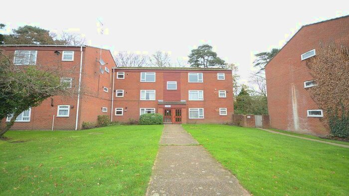 1 Bedroom Apartment To Rent In Elizabeth Close, Bracknell, RG12