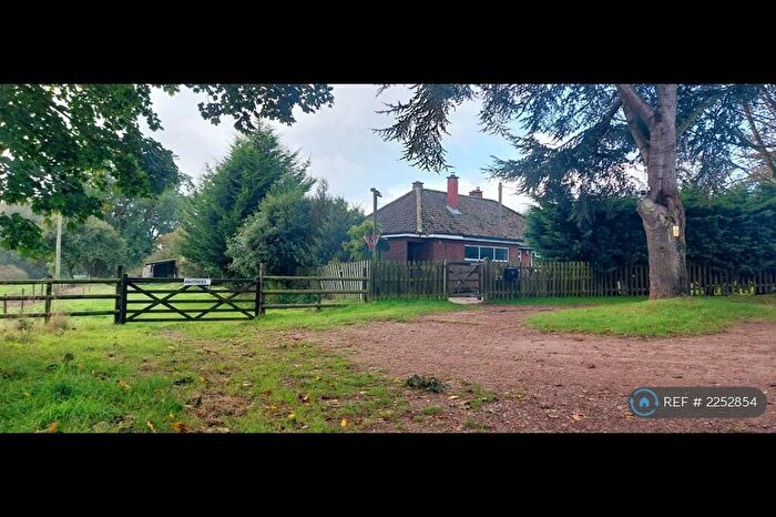 4 Bedroom Bungalow To Rent In Costessey Lane, Drayton, Norwich, NR8