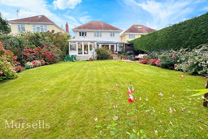 3 Bedroom Detached House For Sale In Alverton Avenue, Poole, BH15