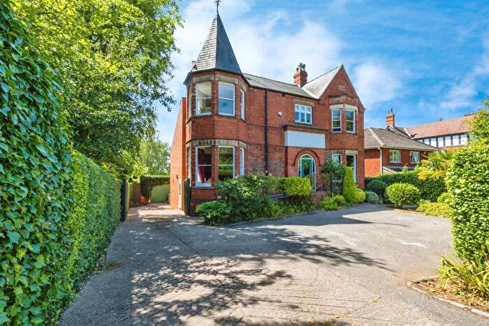 6 Bedroom Detached House For Sale In Cross O'cliff Hill, Lincoln, LN5