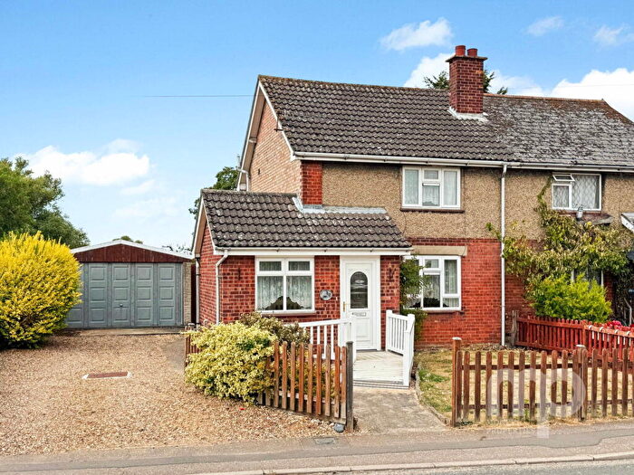 3 Bedroom Semi-Detached House For Sale In Crown Street, Norwich, NR16
