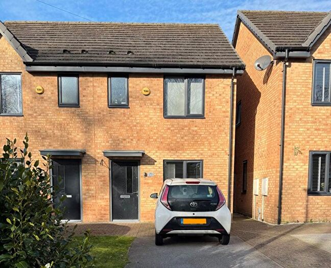 2 Bedroom Semi-Detached House For Sale In Middlesex Road, Hull, HU8