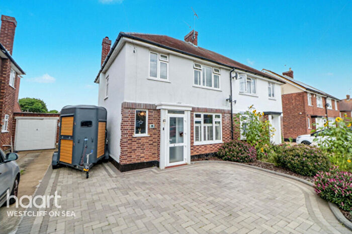 3 Bedroom Semi-Detached House For Sale In Willmott Road, Southend-On-Sea, SS2