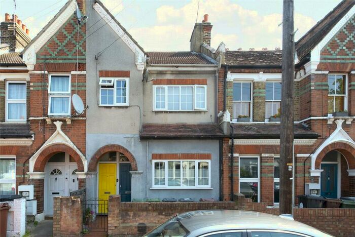 2 Bedroom Flat To Rent In Devonshire Road, Walthamstow, London, E17