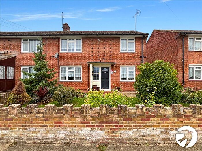 3 Bedroom Semi-detached House For Sale In Rectory Road, Sittingbourne, Kent, ME10