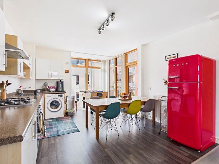 2 Bedroom Flat For Sale In Tresawya Drive, Truro, TR1