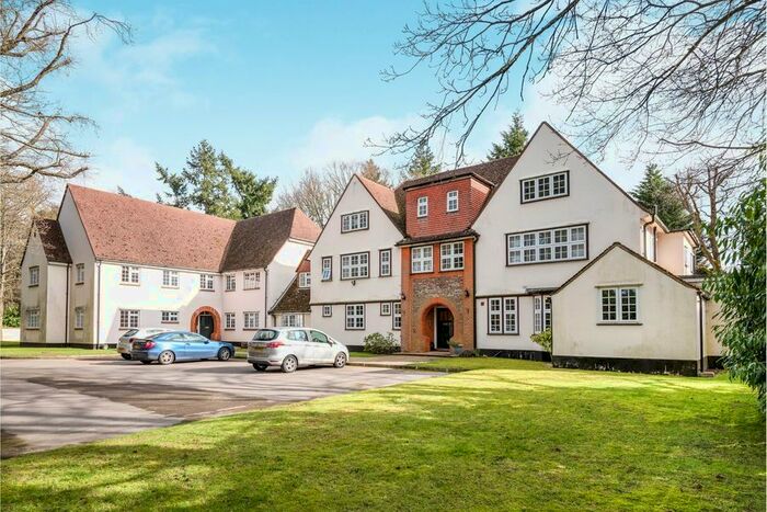 1 Bedroom Flat To Rent In The Maultway, Camberley GU15