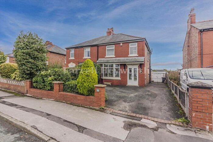 3 Bedroom Semi-Detached House For Sale In Bent Lane, Leyland, PR25