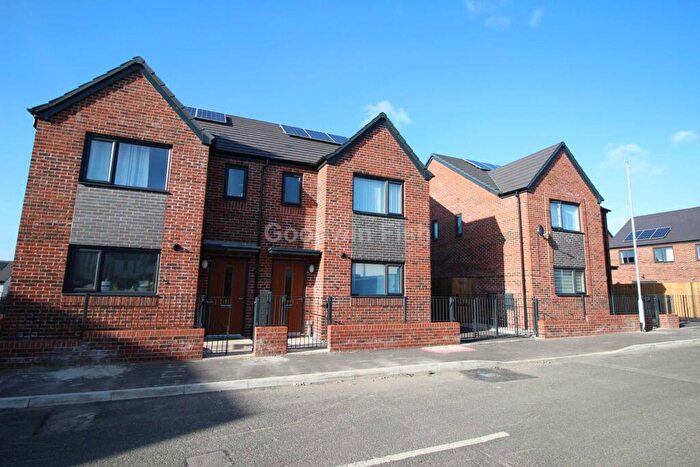 3 Bedroom Semi-Detached House To Rent In Ashover Avenue, Manchester, M12