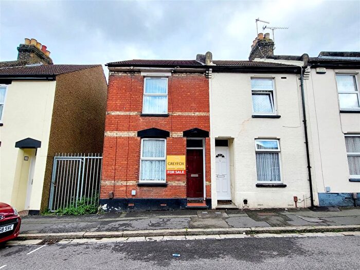 2 Bedroom End Of Terrace House To Rent In Catherine Street, Rochester, ME1