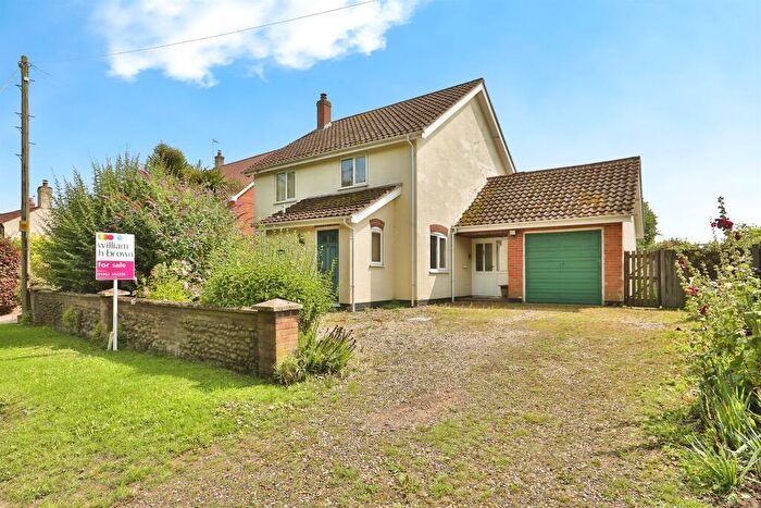 4 Bedroom Detached House For Sale In Mattishall Road, East Tuddenham, Dereham, NR20