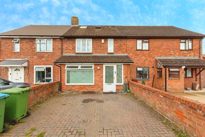 3 Bedroom Terraced House For Sale In Fremantle Road, Aylesbury, HP21