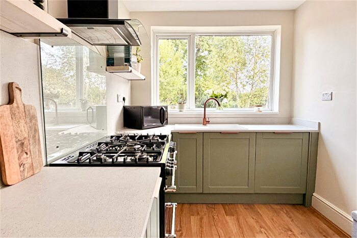 3 Bedroom Semi-Detached House For Sale In Wollaton Road, Beeston, NG9