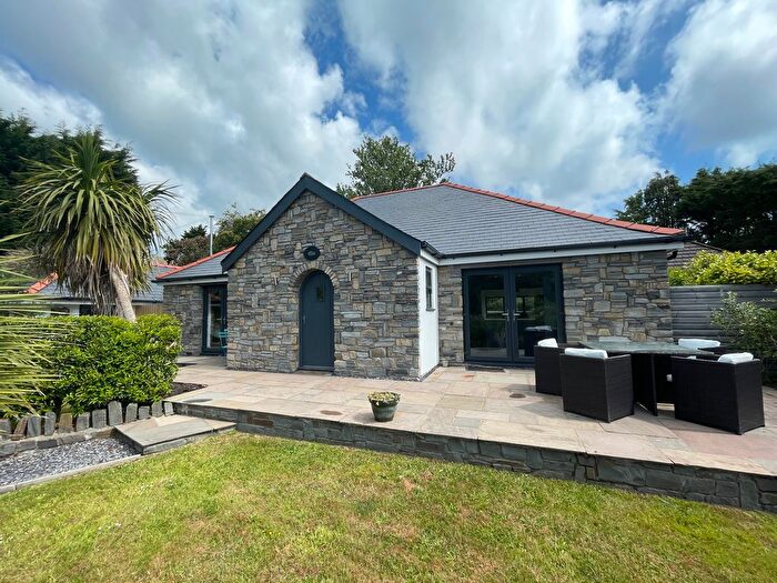 3 Bedroom Bungalow To Rent In Caswell, Swansea, SA3