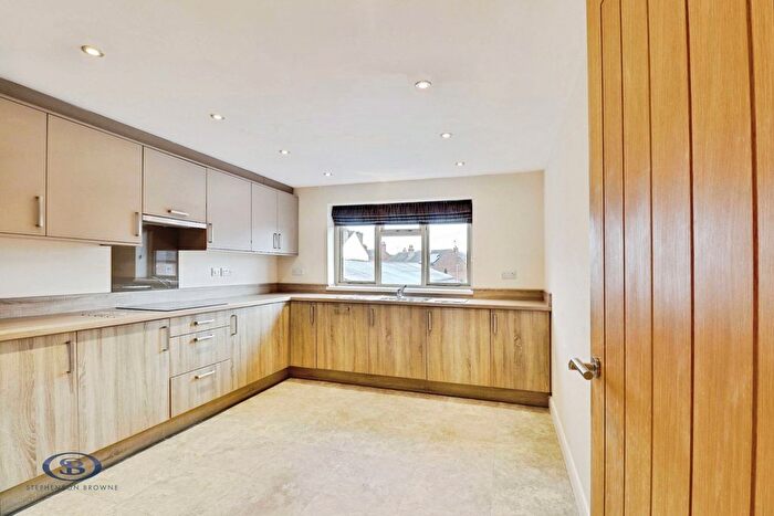 2 Bedroom Flat To Rent In Chapel Mews, Crewe Road, Alsager, ST7