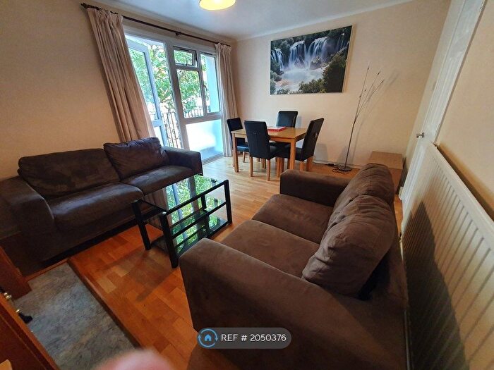 3 Bedroom Maisonette To Rent In Cragie House, London, SE1