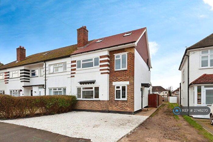 5 Bedroom End Of Terrace House To Rent In Station Avenue, Epsom, KT19