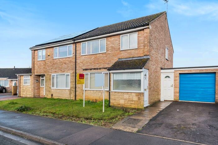 3 Bedroom Semi-Detached House To Rent In Bicester, Oxfordshire, OX26