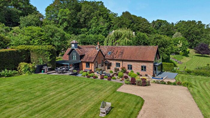 5 Bedroom Detached House For Sale In Blackmoor, Liss, Hampshire, GU33