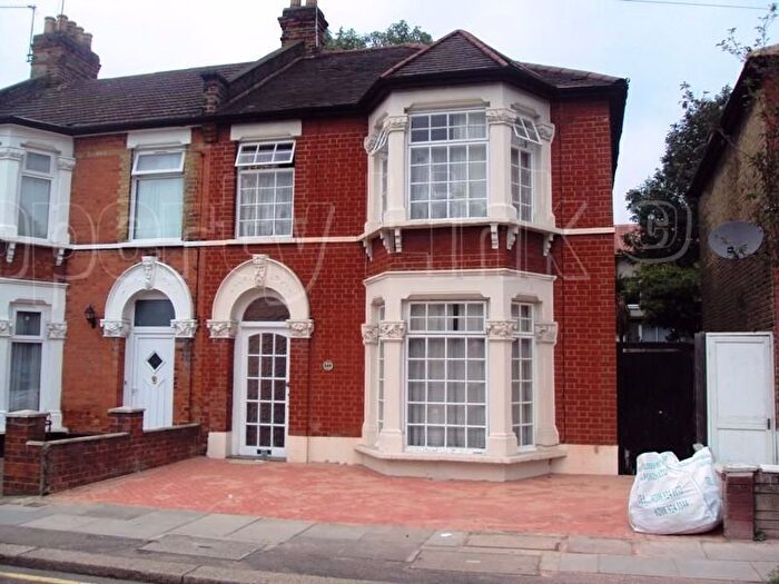 3 Bedroom Property To Rent In Northbrook Road, Cranbrook, Ilford, IG1