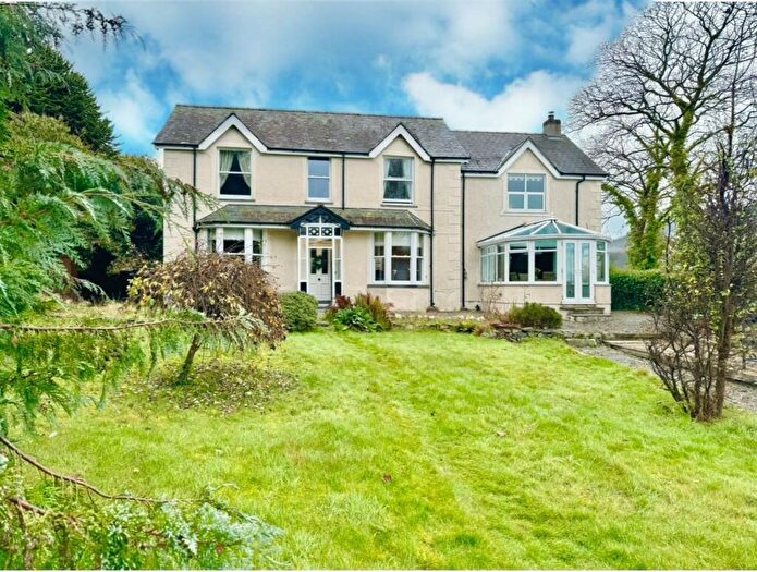 4 Bedroom House For Sale In Talycafn Road, Llanrwst, LL26