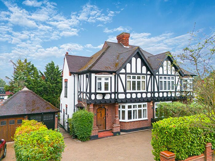 3 Bedroom Semi-Detached House To Rent In Malvern Drive, Woodford Green, IG8